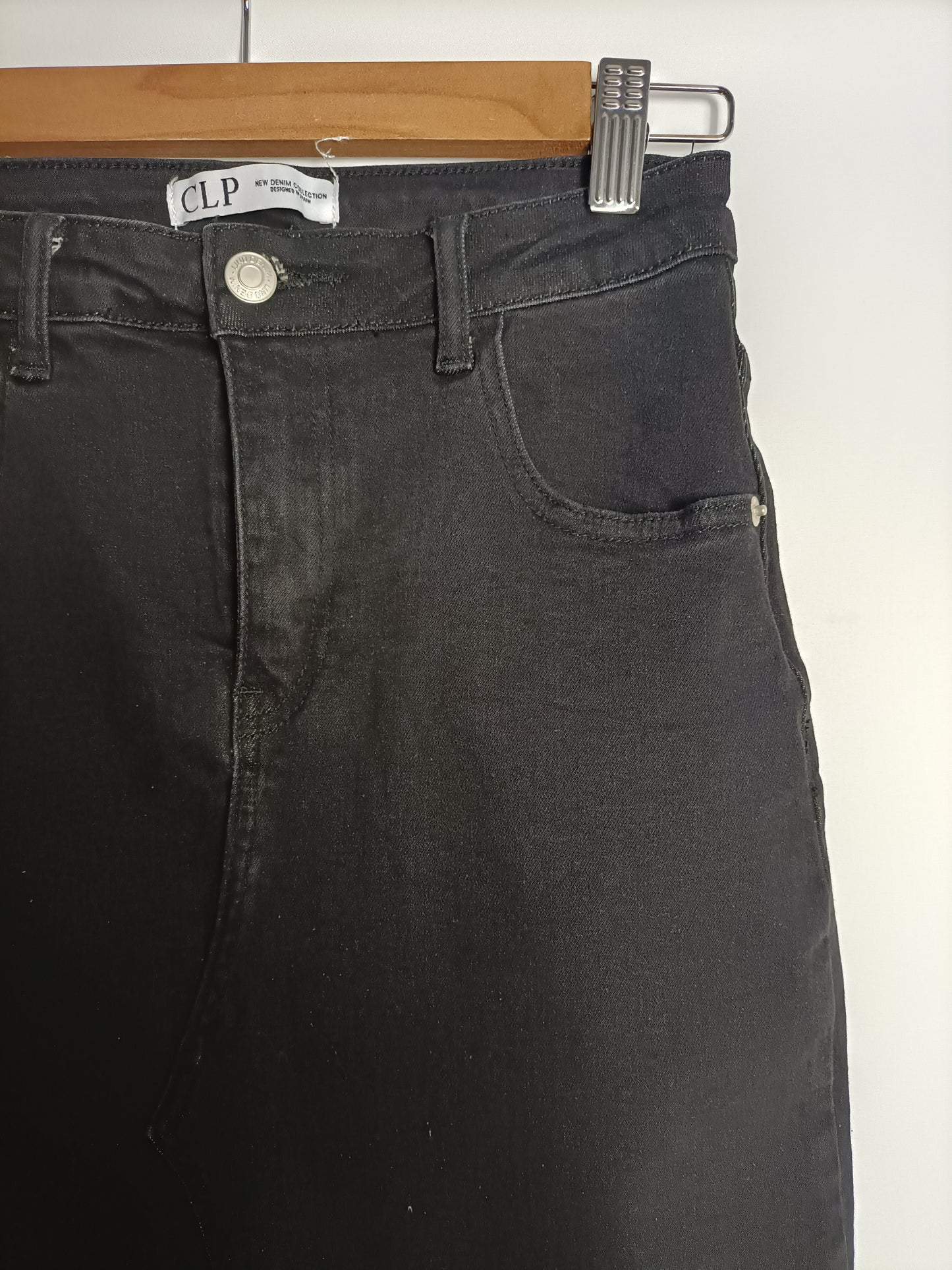 CLP. Falda midi negra T.u(34)