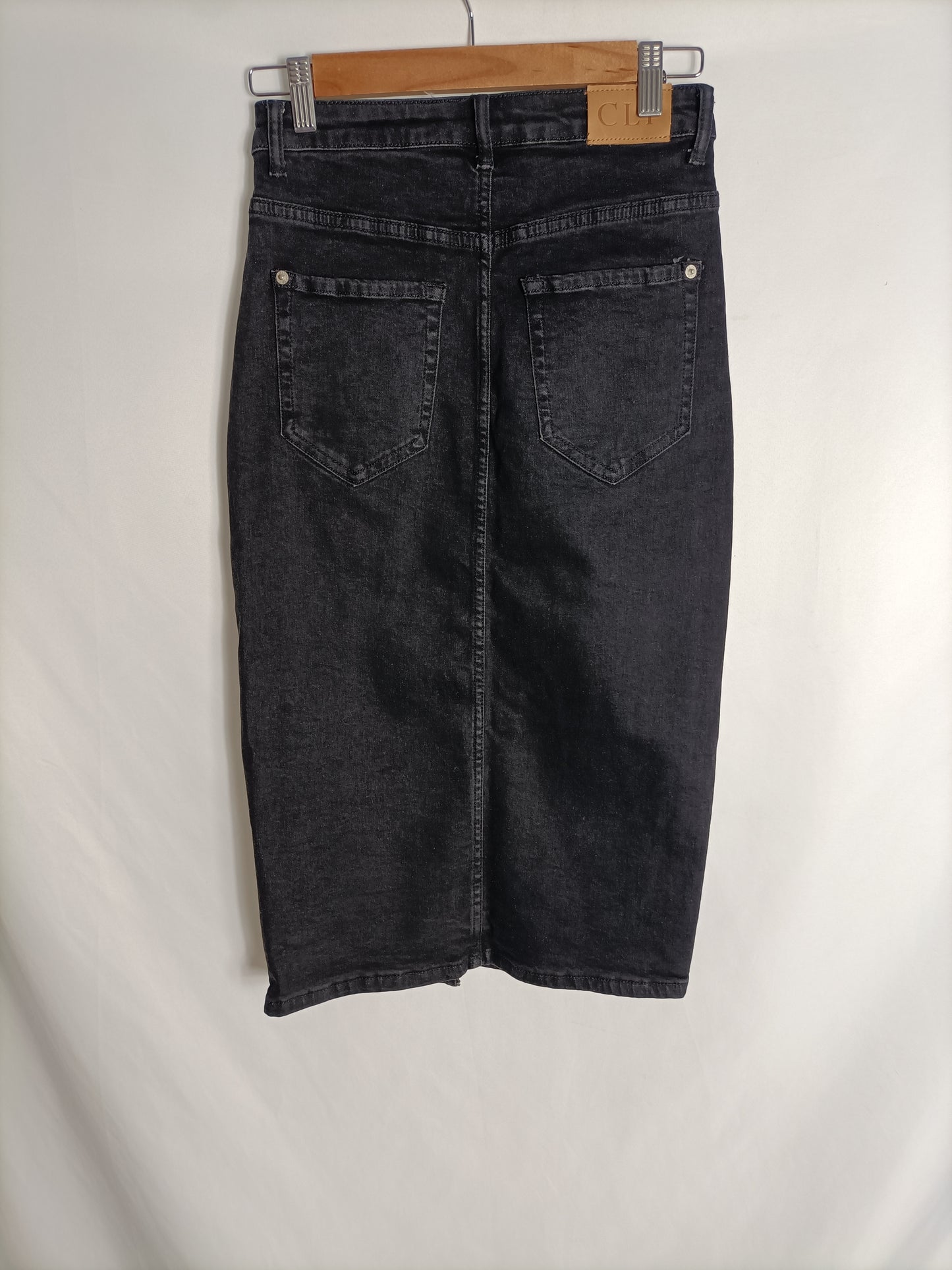 CLP. Falda midi negra T.u(34)