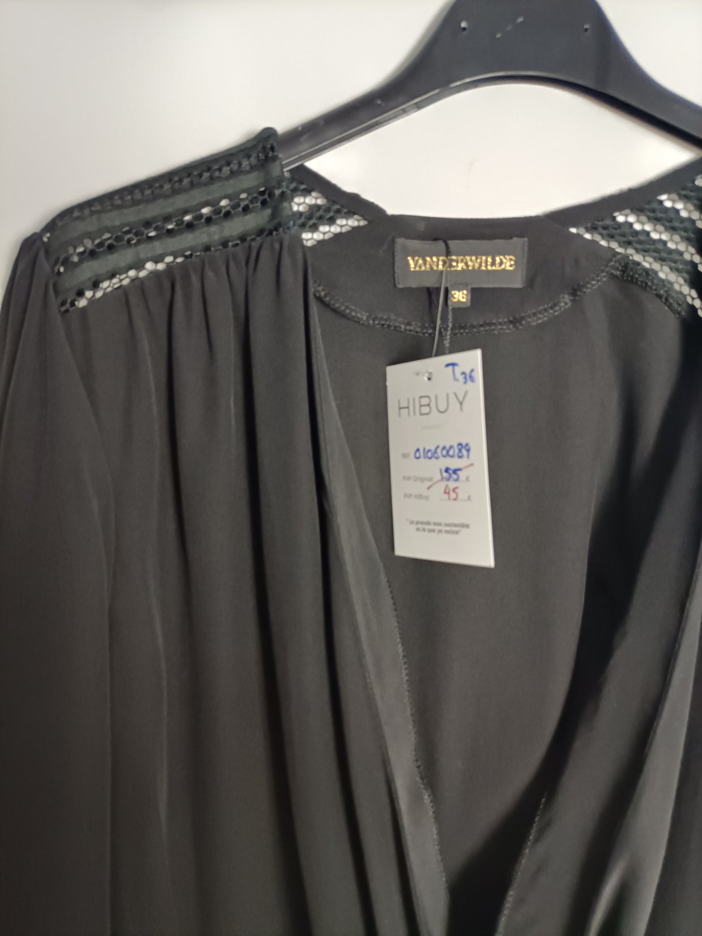 VANDERWILDE.Cross-neck top S.36