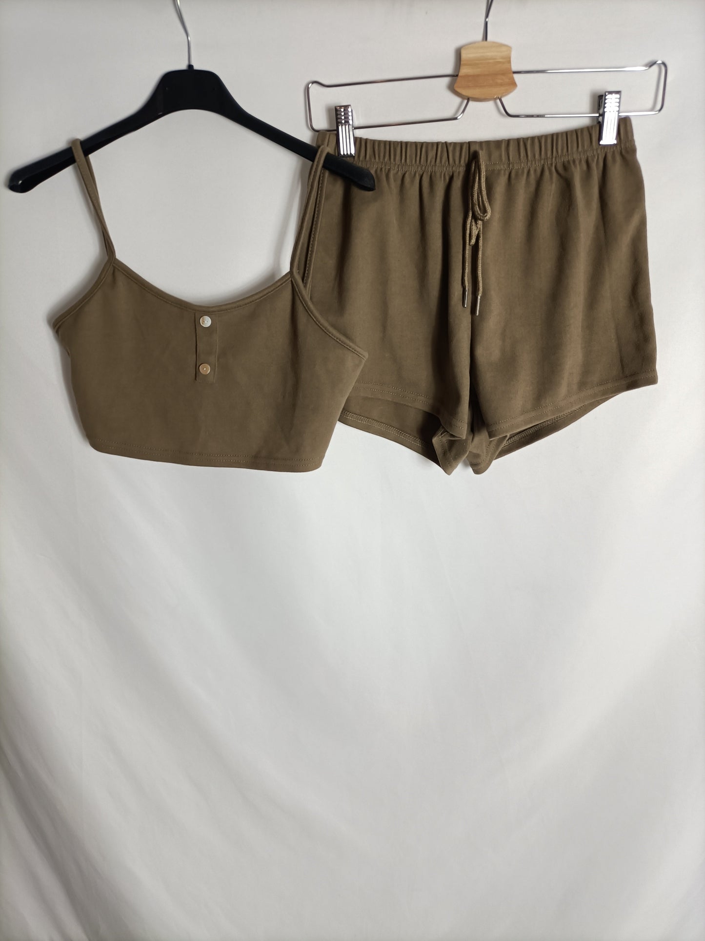 OTRAS. Total look short y top T.s