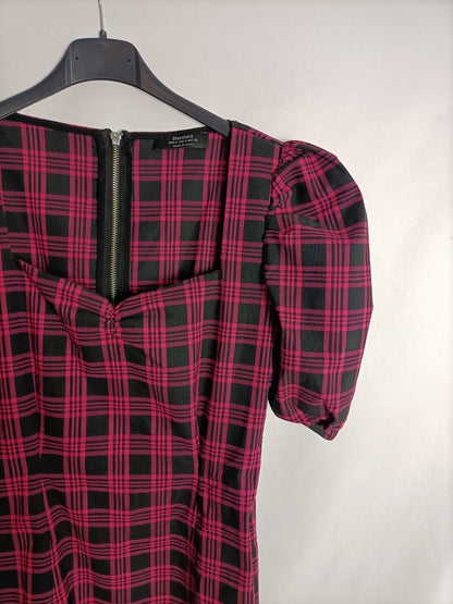 BERSHKA. Black and pink checked Ts dress