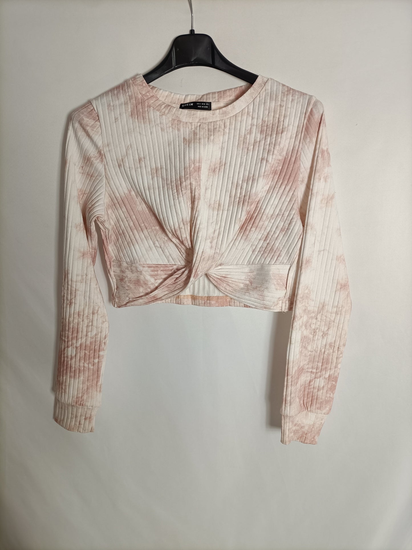 SHEIN. Top tie dye rosa T.s