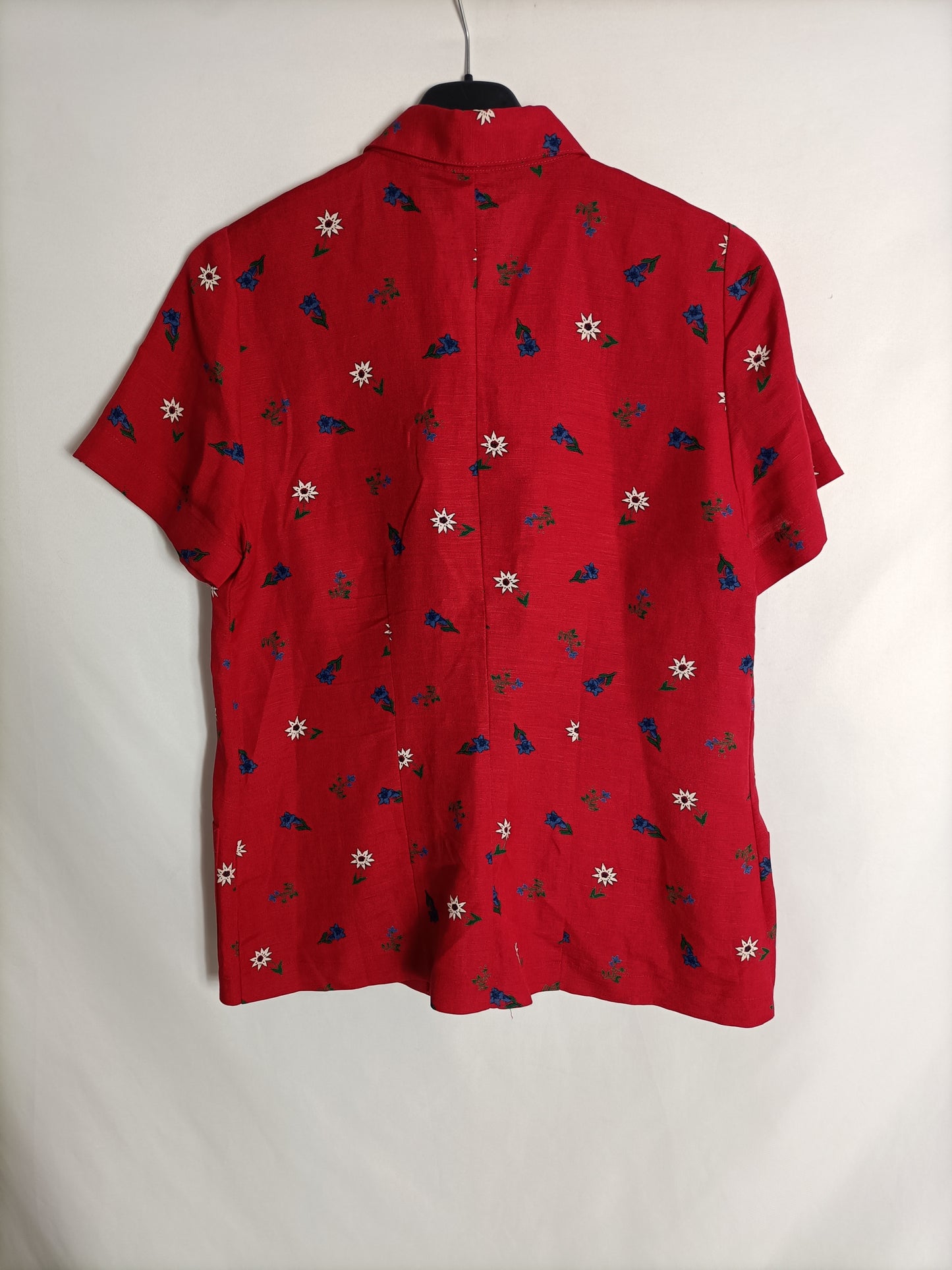 OSCAR. Red floral print blouse, size 38