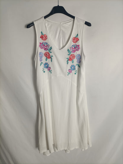 OTHERS. White embroidered dress Tm