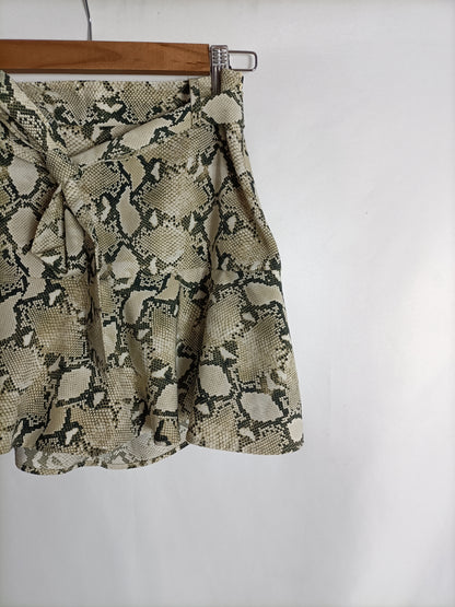 ZARA. Falda/pantalón print T.s