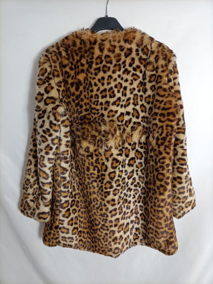 STRADIVARIUS. Abrigo pelo print T.s