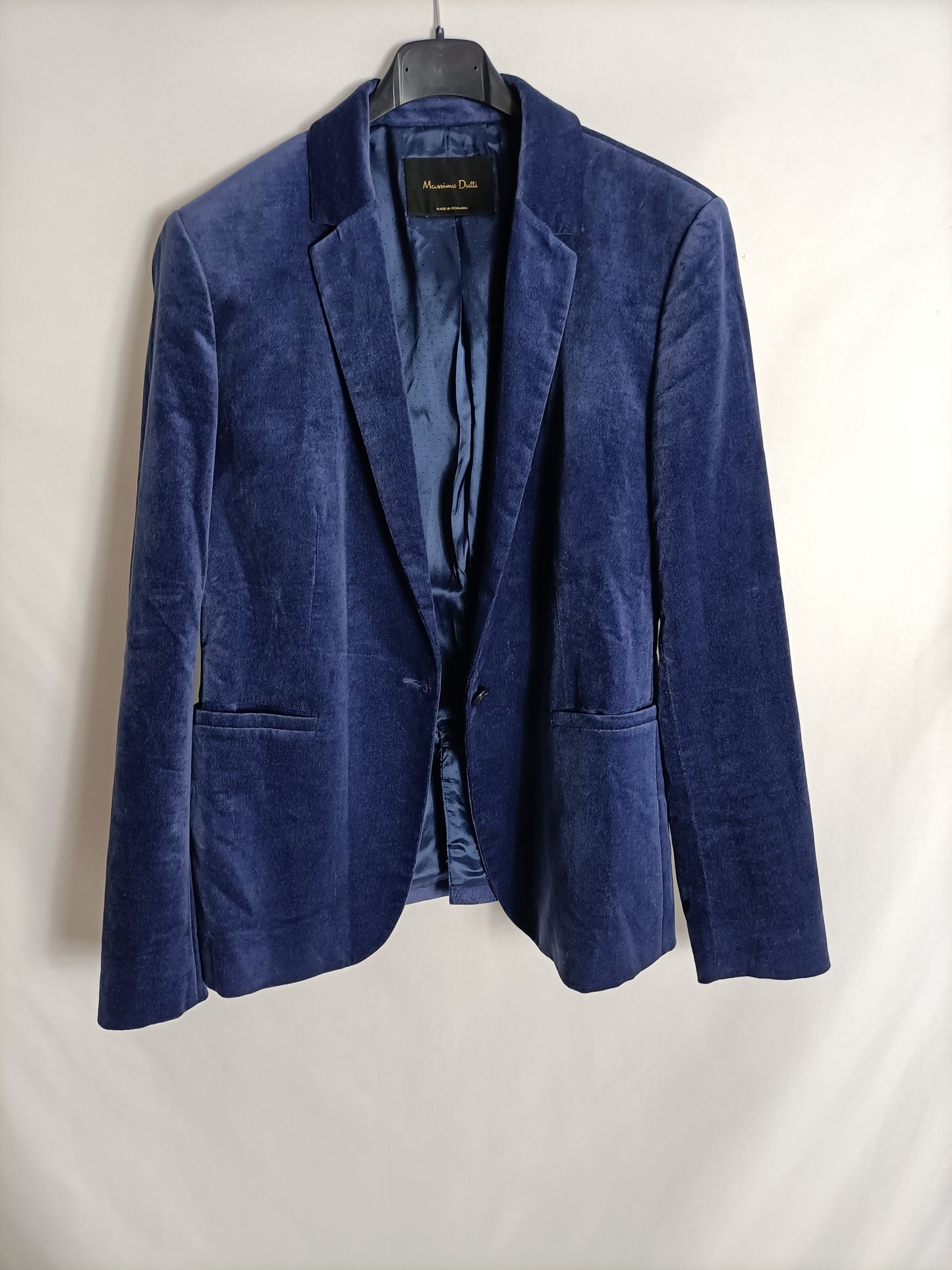 MASSIMO DUTTI. Purple velvet blazer, size 42(s)