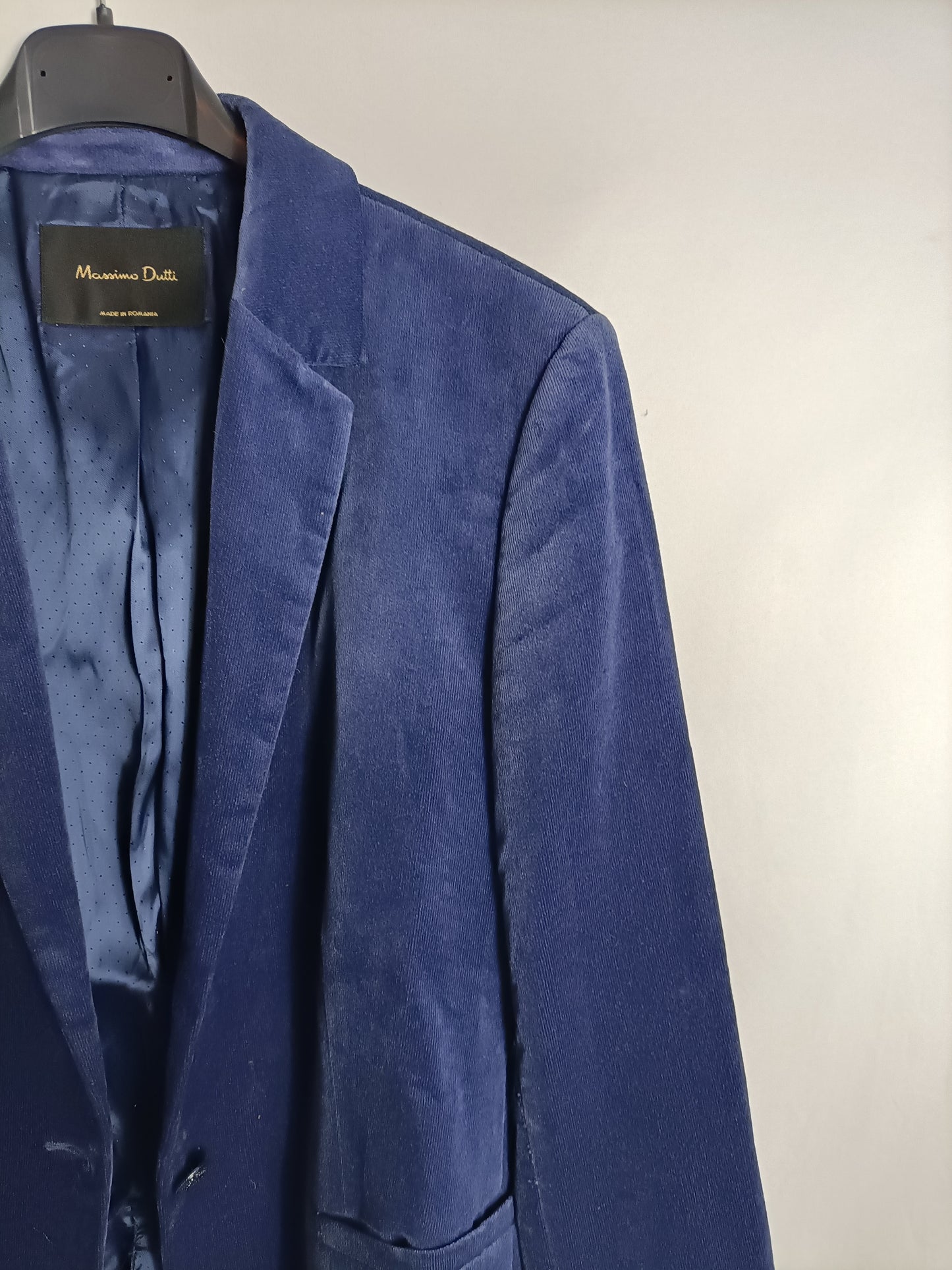 MASSIMO DUTTI. Purple velvet blazer, size 42(s)