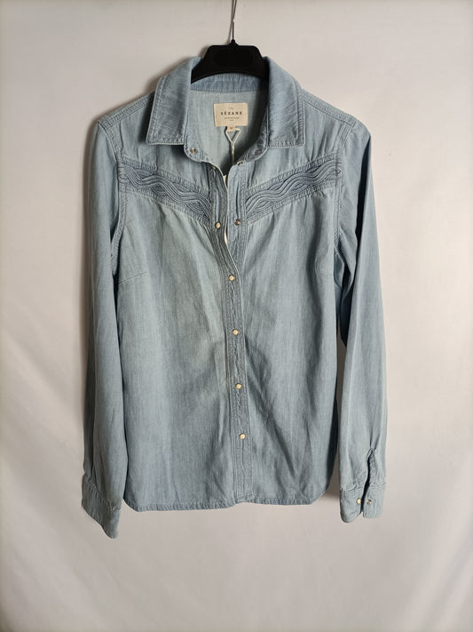 SEZANE. Blusa denim abotonada T.36