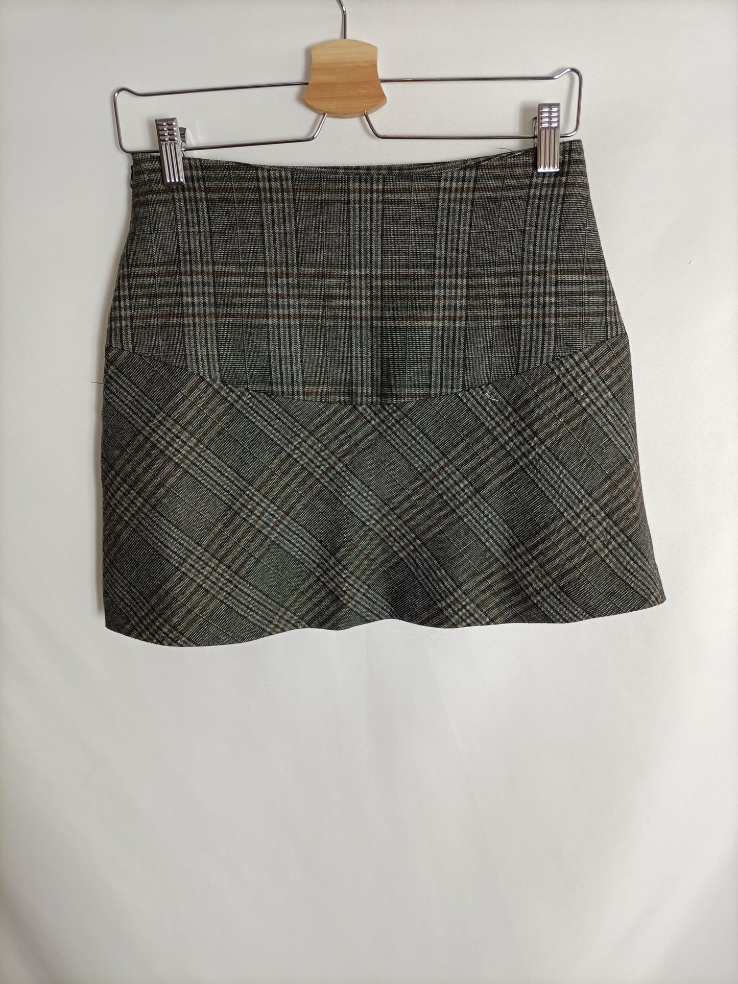 ZARA. Falda corta cuadros T.xs