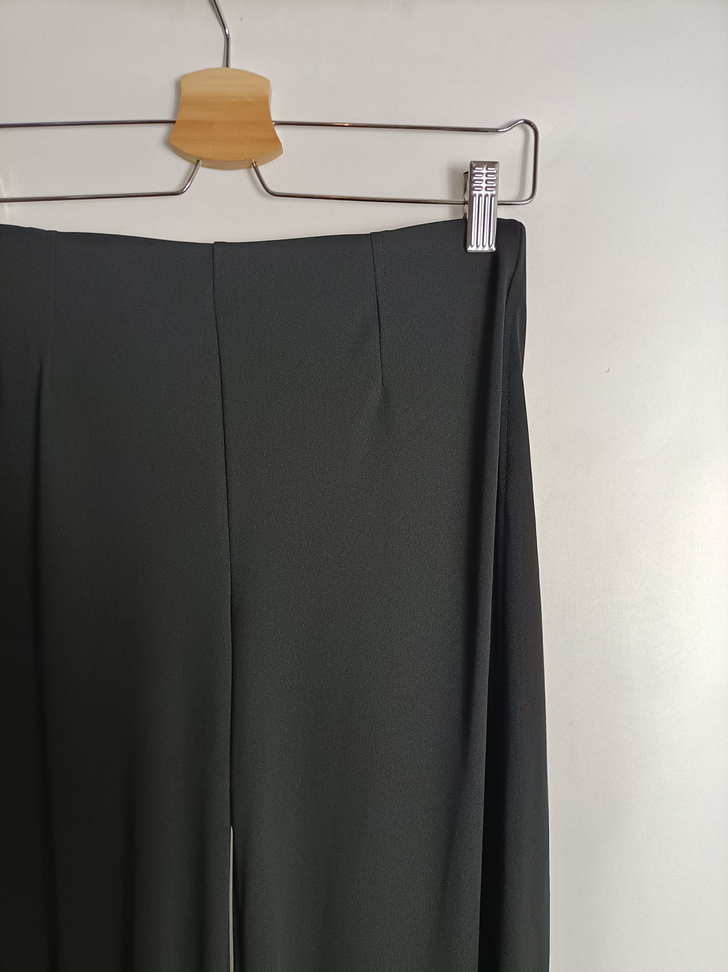 BERSHKA. Black wide-leg trousers TM