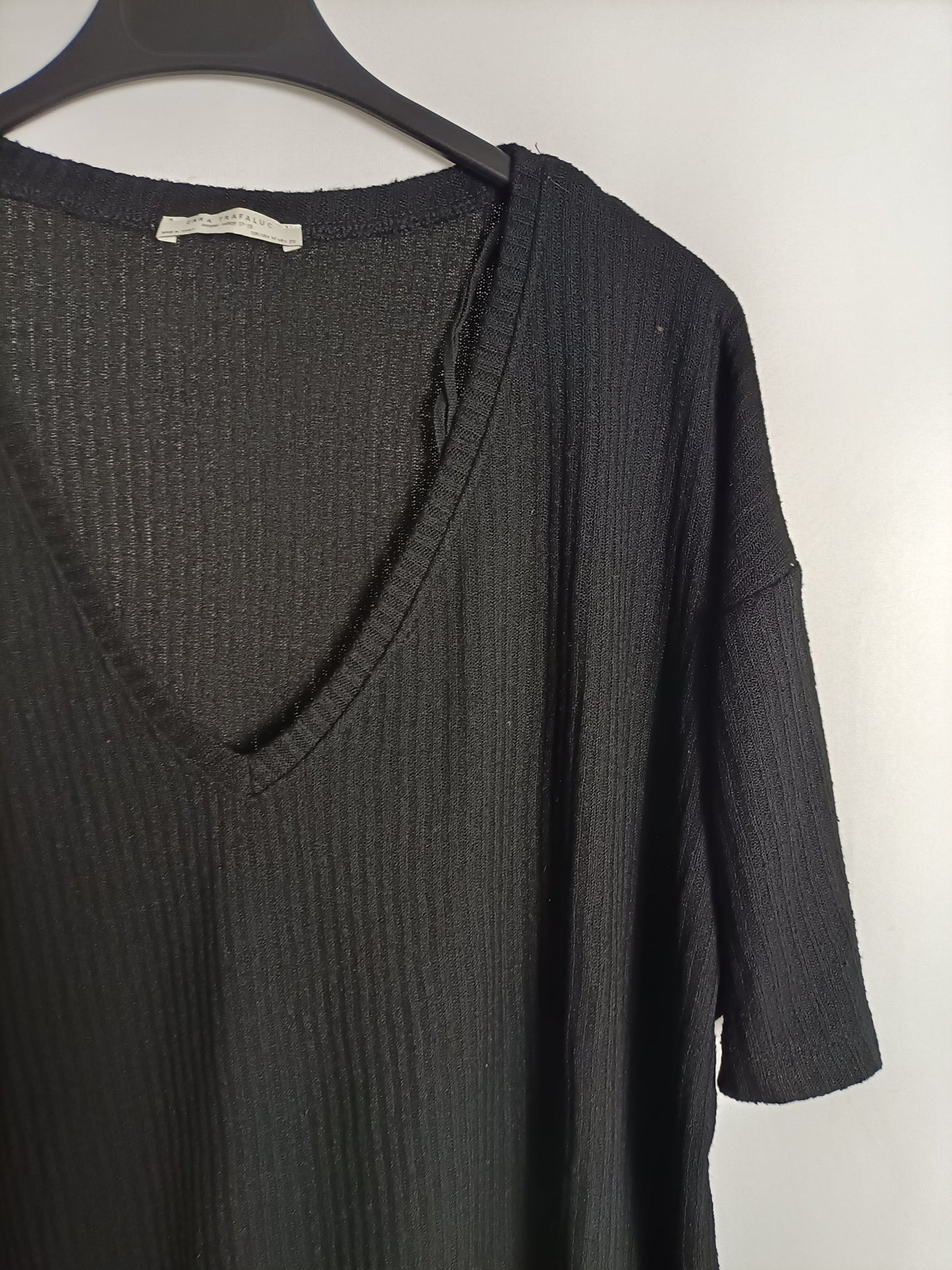 ZARA. Black fluid T-shirt Tm