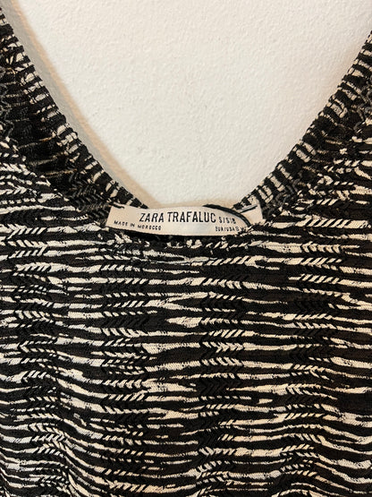 ZARA. Vestido midi flecos. T S