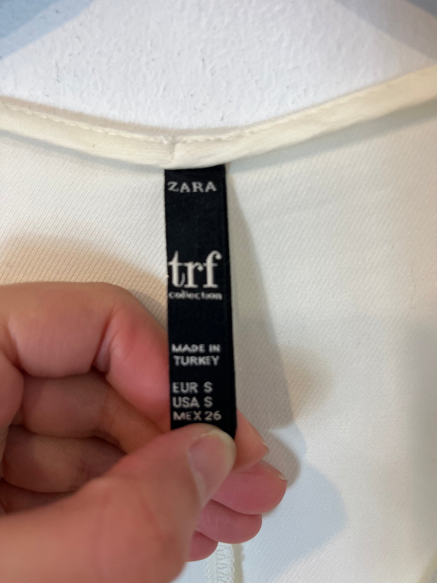 ZARA. Mono largo blanco. T S