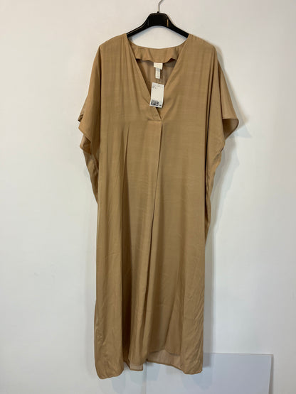 H&M. Vestido beige tostado satinado. T S