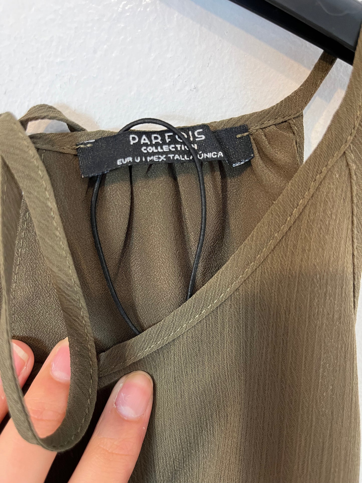 PARFOIS. Vestido largo halter fluido. TU (S/M)