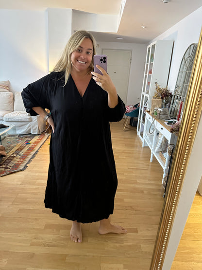 H&M. vestido negro abotonado T.3xl