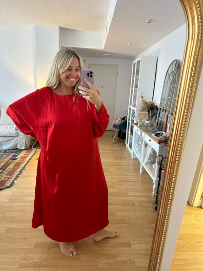 H&amp;M. Red satin dress S.3xl