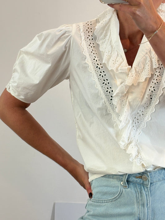 SANDRO. Blusa blanca bordados. T 2 (M)