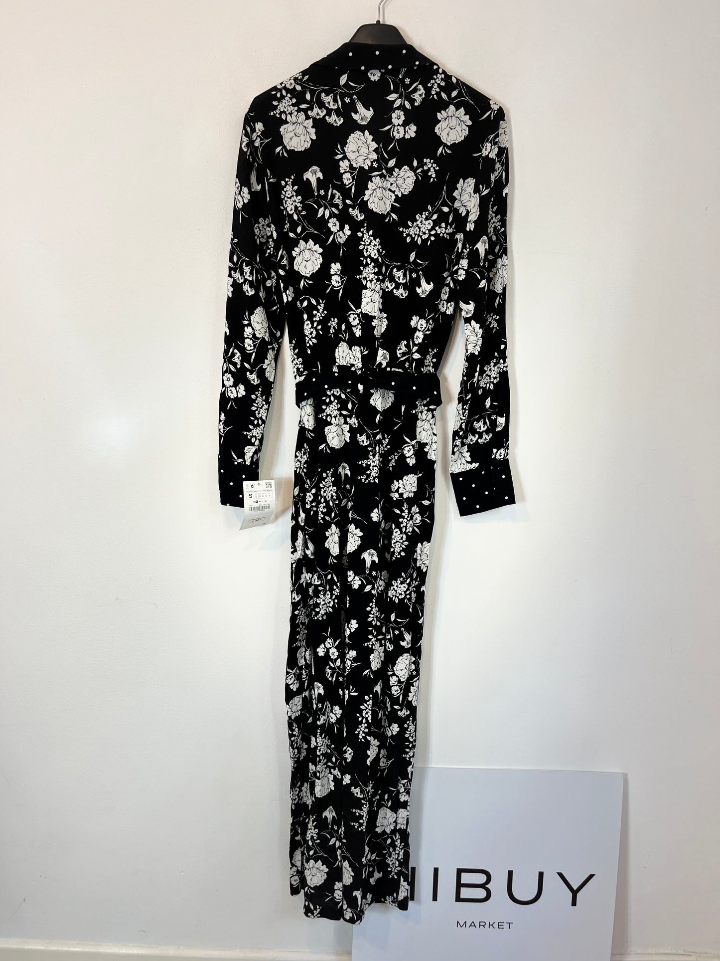 ZARA. Mono negro estampado flores. T S