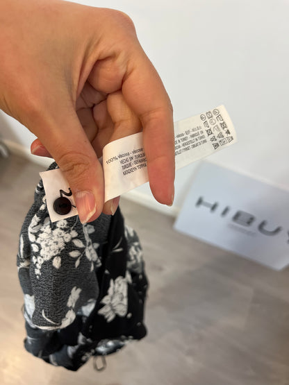 ZARA. Mono negro estampado flores. T S