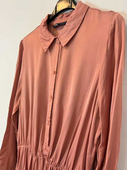 ZARA. Vestido corto rosa claro. T M