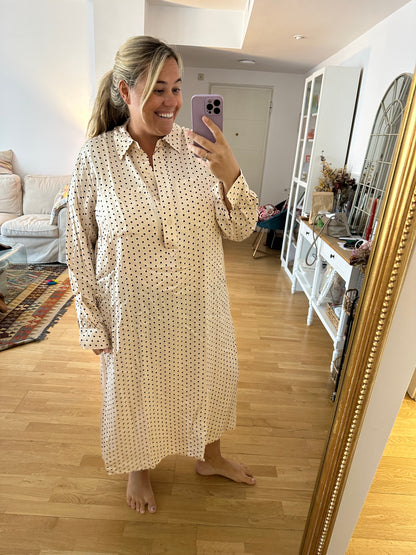 H&M. Vestido beige lunares T.xxl