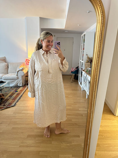 H&M. Vestido beige lunares T.xxl