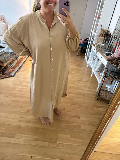 BUGANVILIA. Beige shirt dress Tu (3xl)