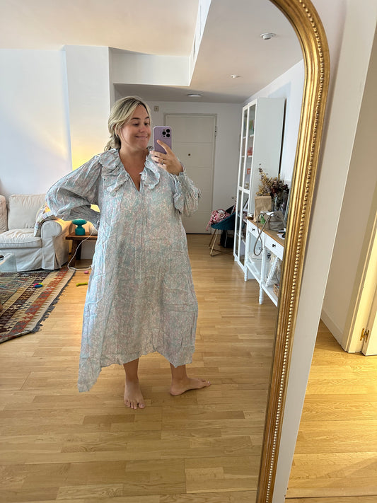 H&M. Vestido flores tonos pastel T.xxl