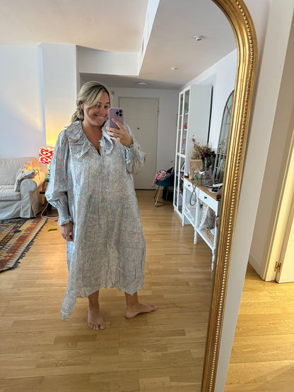 H&M. Vestido flores tonos pastel T.xxl