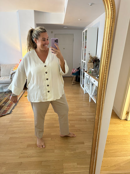 BUGANVILIA. White button-down blouse, size 3XL