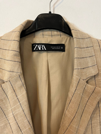 ZARA. Beige striped blazer. TS