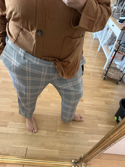 H&M. pantalón pata de gallo T.3xl