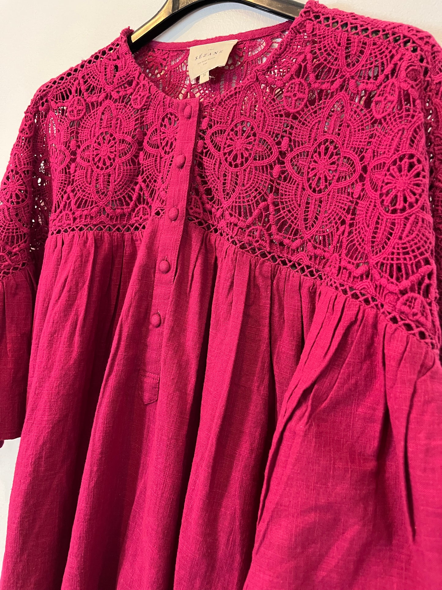 SÉZANE. Blusa rosa croché. T 36