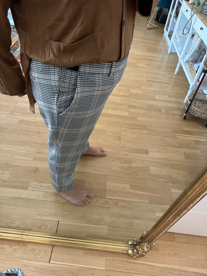 H&M. pantalón pata de gallo T.3xl