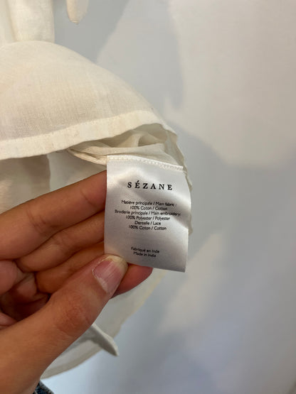 SÉZANE. Blusa blanca flores bordadas. T 38