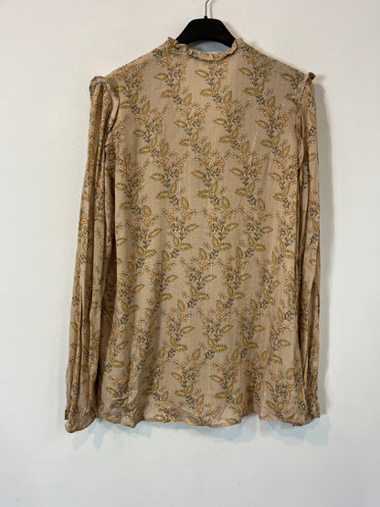 OTHERS. Beige blouse with honeycomb detail. TS