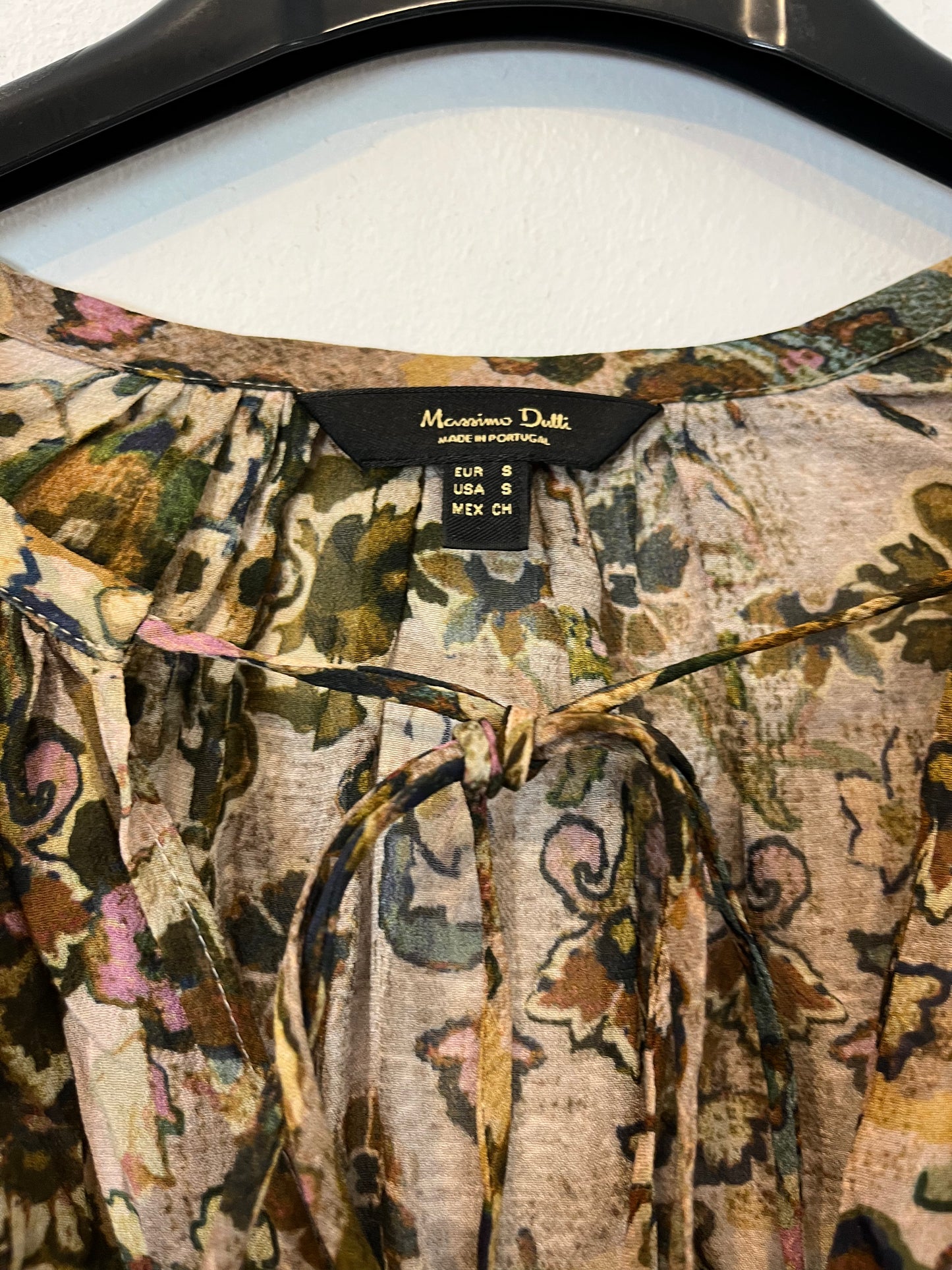 MASSIMO DUTTI. Flowy printed blouse. T.S.