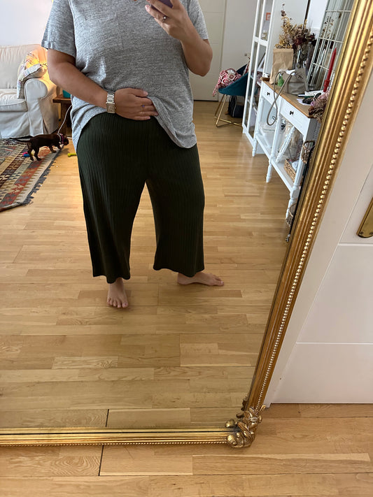 BUGANVILIA. Pantalón negro culotte T.3xl