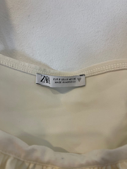 ZARA. croptop blanco abullonado  T.s