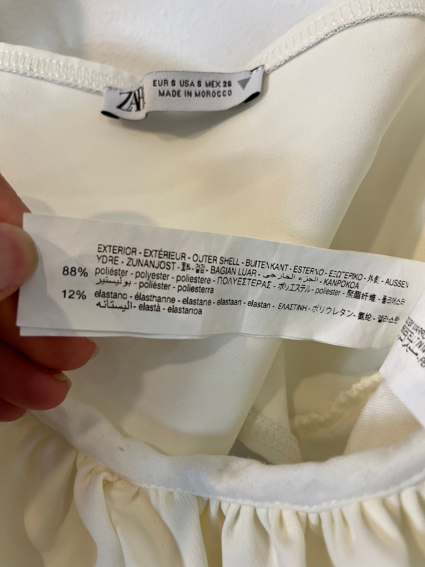 ZARA. croptop blanco abullonado  T.s