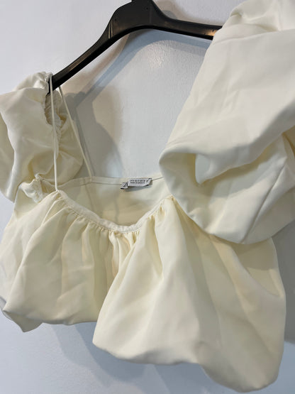 ZARA. croptop blanco abullonado  T.s