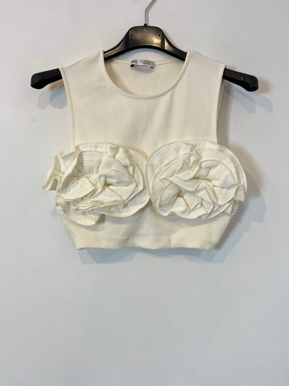 ZARA. top blanco flores T.s
