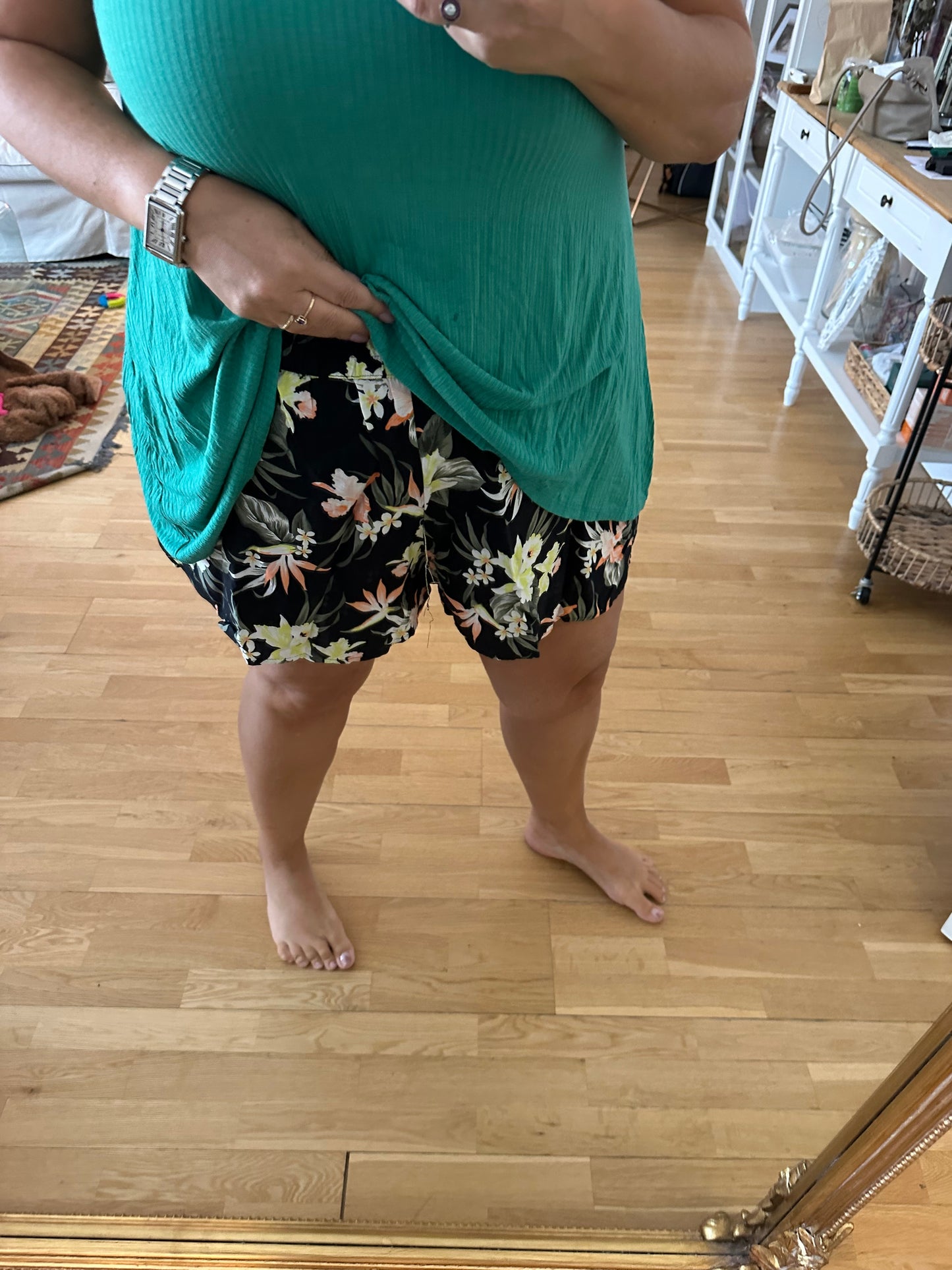 H&amp;M. Floral shorts S.XXL