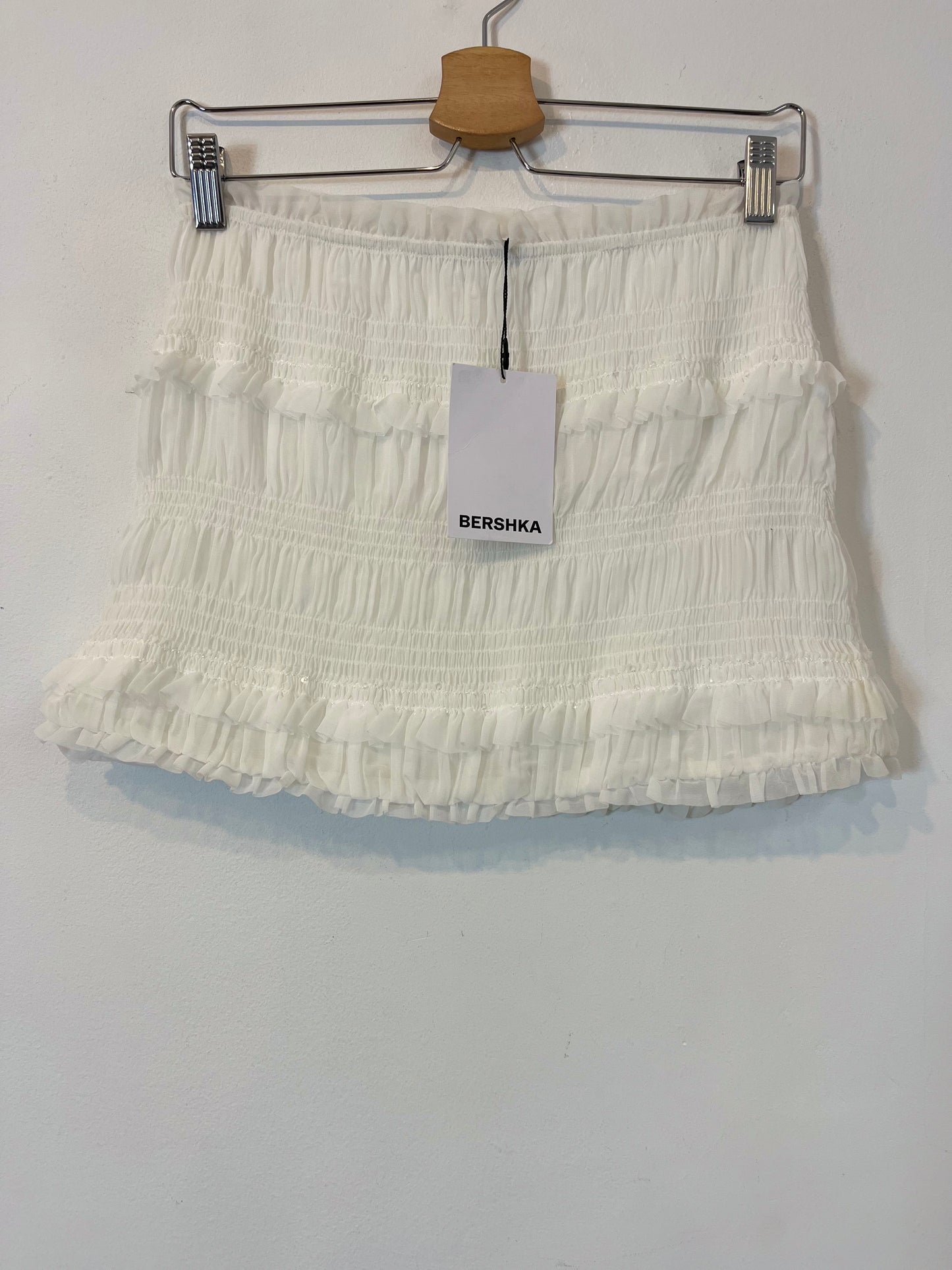 BERRHKA. White honeycomb skirt Tm