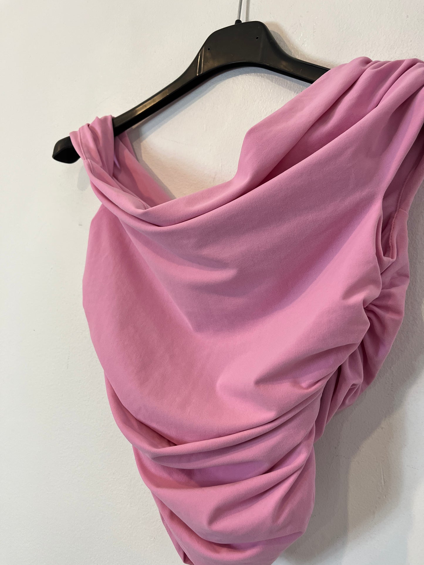 ZARA. Top rosa escote asimétrico T.s
