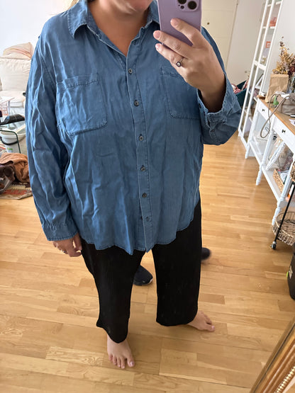 BUGANVILIA. Black culottes, size 3XL