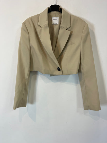 BERSHKA. Blazer corta beige T.s