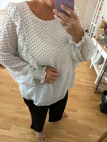 NEW LOOK. White plumeti blouse t.56